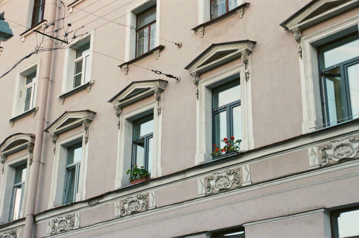 Frisch gestrichene Fassade
